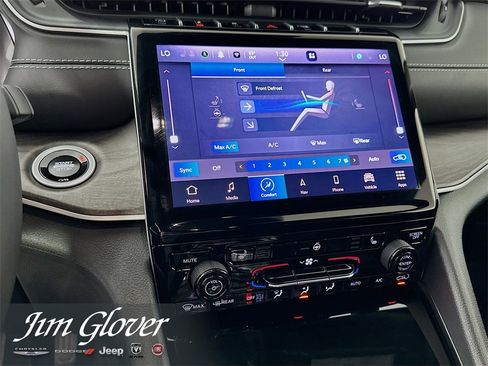 Used 2025 Jeep Grand Cherokee L Limited image 39