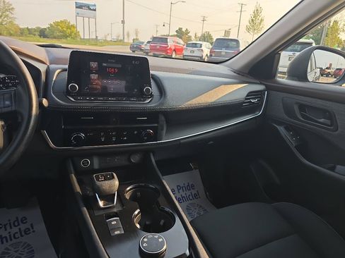 Used 2023 Nissan Rogue S AWD/4WD image 16