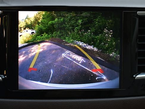 Used 2019 Chrysler Pacifica Touring-L FWD image 22
