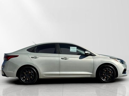 Used 2018 Hyundai Accent SE image 2