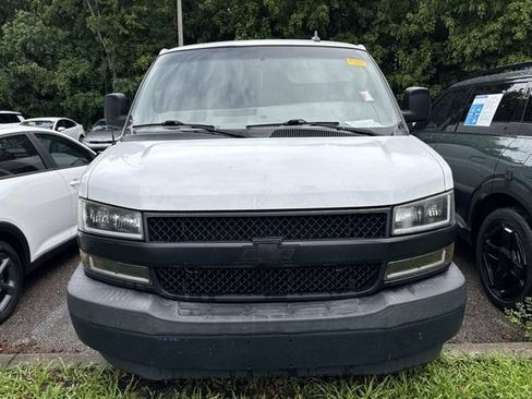 Used 2018 Chevrolet Express 2500 w/ Driver Convenience Package RWD image 2