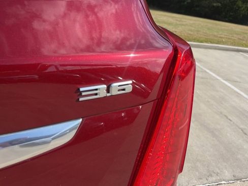 Used 2018 Cadillac XT5 Premium Luxury w/ Driver Assist Package image 7