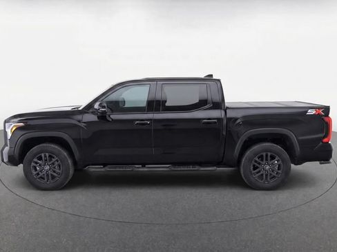 Used 2023 Toyota Tundra SR5 w/ SR5 Convenience Package AWD/4WD image 4