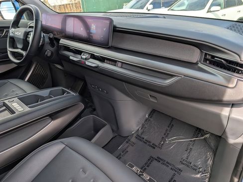 Certified 2024 Kia EV9 Wind image 24