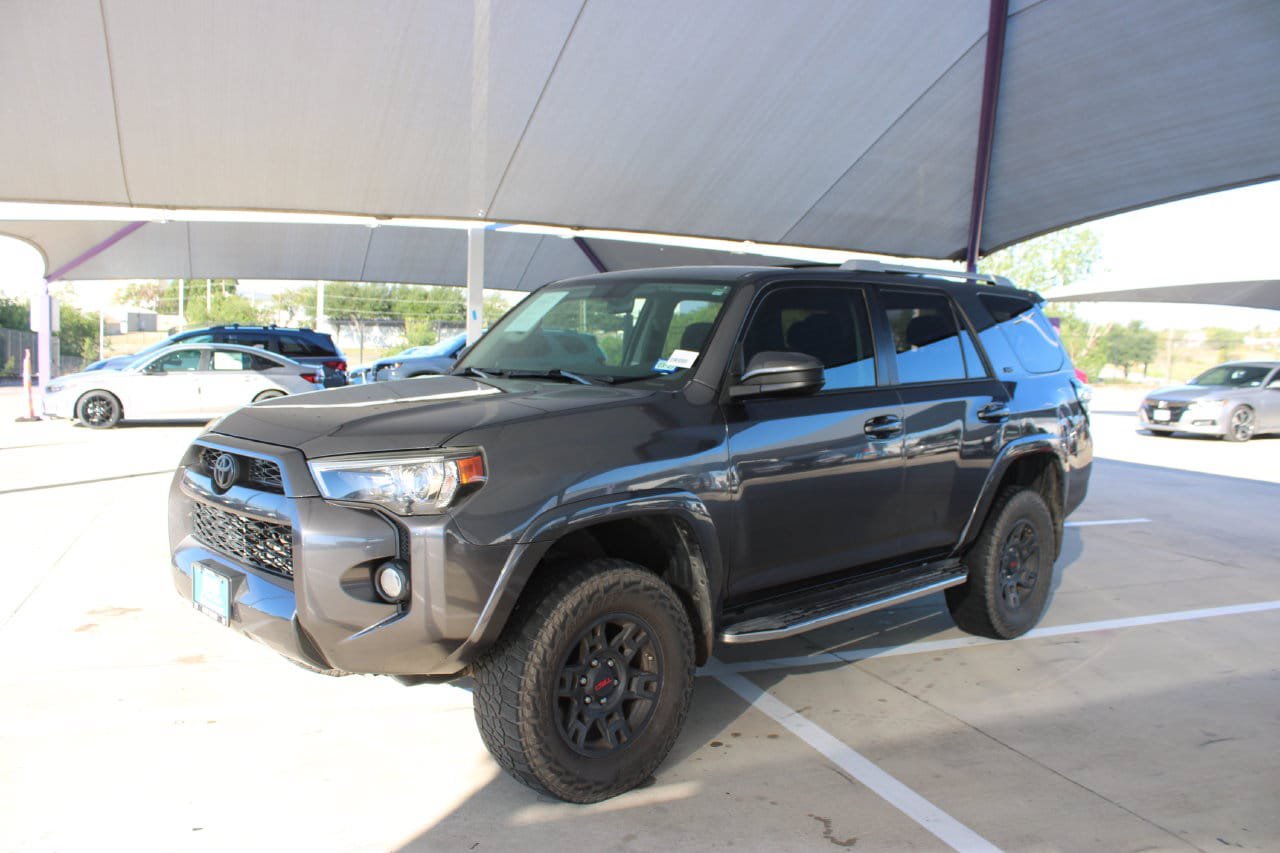Used 2018 Toyota 4Runner SR5 RWD image 1
