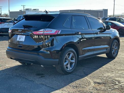 Used 2024 Ford Edge SEL w/ Sport Appearance Package image 8