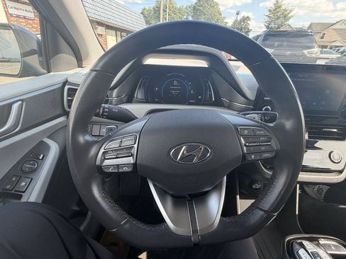 Used 2020 Hyundai Ioniq SE FWD image 45