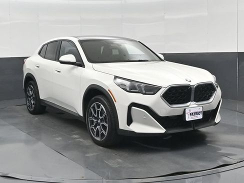 Used 2026 BMW X2 xDrive28i AWD/4WD image 1