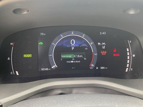 Used 2025 Toyota Camry SE image 17