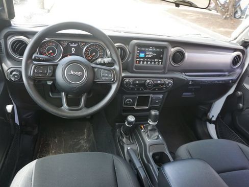 Used 2022 Jeep Wrangler Unlimited Sport AWD/4WD image 6