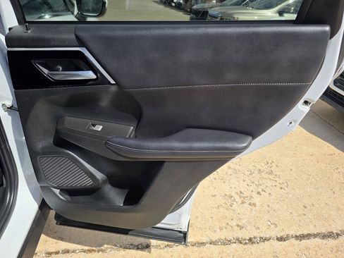 Used 2023 Mitsubishi Outlander SE FWD image 22
