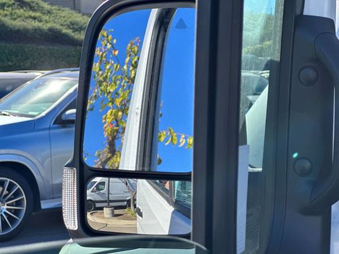 New 2025 Mercedes-Benz Sprinter 2500 image 9