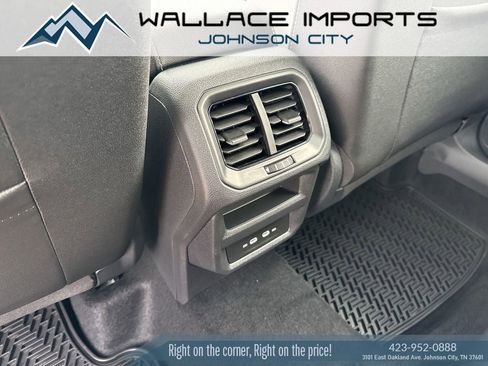 New 2026 Volkswagen Taos SE image 29