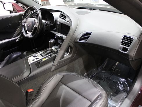 Used 2017 Chevrolet Corvette Stingray Coupe w/ 1LT image 19