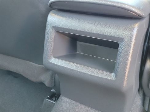 Used 2021 Toyota Camry SE image 19