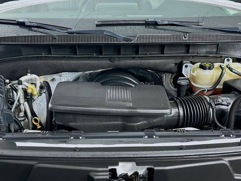 Used 2021 Chevrolet Suburban LT image 21