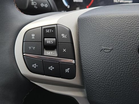 New 2026 Ford Explorer Active w/ Active Comfort Package RWD image 19