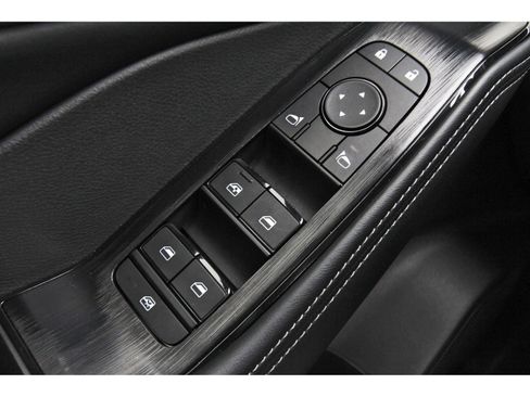 Certified 2025 Nissan Rogue SV image 22