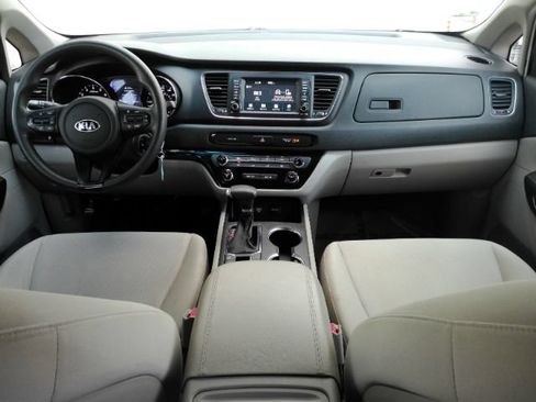 Used 2021 Kia Sedona LX FWD image 2