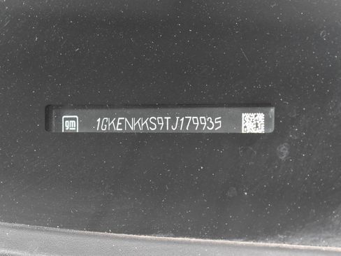 Used 2026 GMC Acadia Elevation w/ Elevation Premium Package FWD image 33