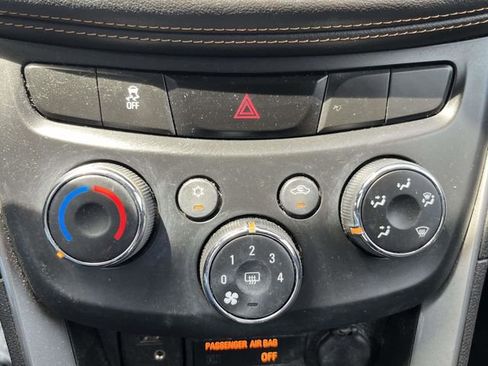 Used 2017 Chevrolet Trax LT FWD image 16