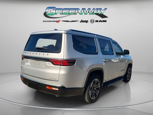 Used 2022 Jeep Wagoneer Series III w/ Flexible Seating Group image 3