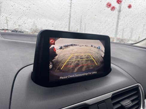 Used 2018 MAZDA MAZDA3 Touring image 31