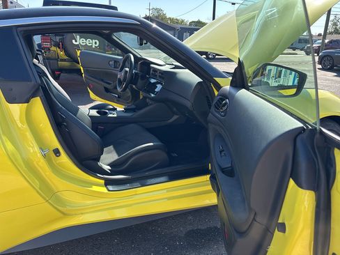 Used 2024 Nissan Z Performance w/ Floor Mat Package image 15