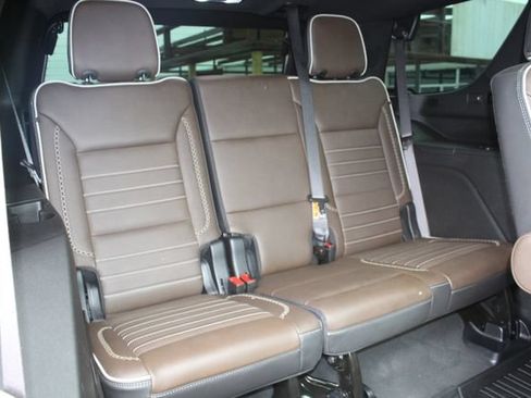 Used 2025 GMC Yukon Denali Ultimate w/ LPO, Floor Liner Package AWD/4WD image 20