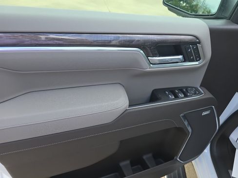 New 2026 Chevrolet Silverado 1500 LTZ w/ LTZ Premium Package AWD/4WD image 17