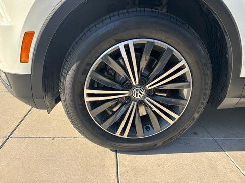 Used 2018 Volkswagen Tiguan SEL image 27