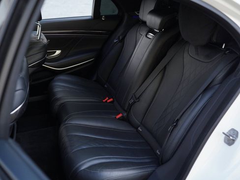 Used 2018 Mercedes-Benz S 560 Sedan w/ AMG Line Exterior image 23