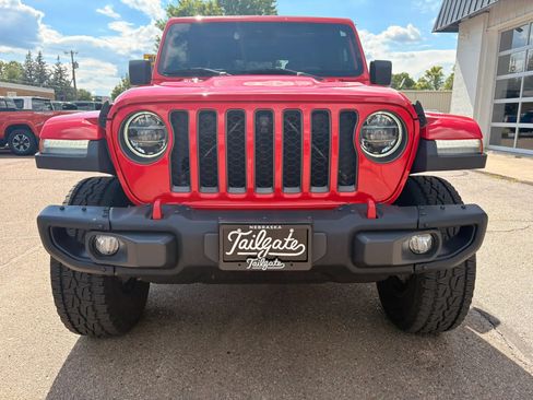 Used 2020 Jeep Gladiator Rubicon AWD/4WD image 3