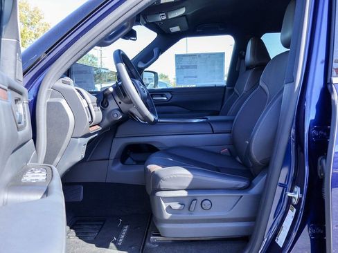 New 2026 Nissan Armada SL w/ Captain's Chari Seat Package image 7