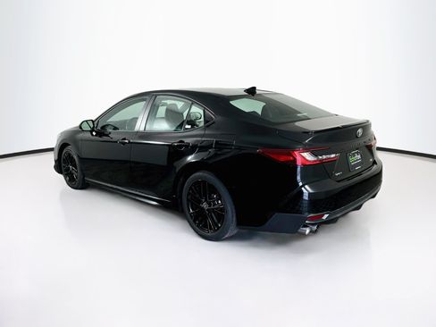 Used 2025 Toyota Camry SE FWD image 5
