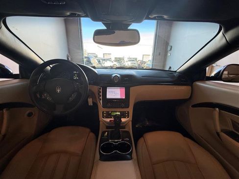 Used 2010 Maserati GranTurismo Convertible image 30