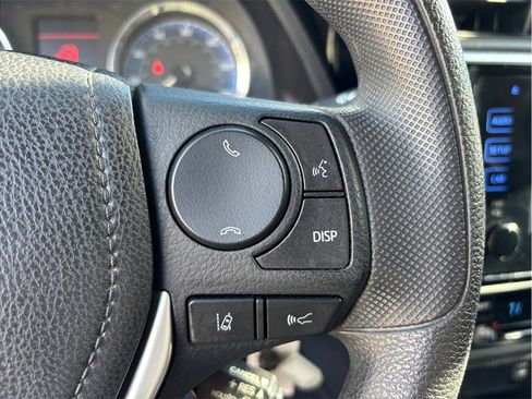 Used 2017 Toyota Corolla LE image 19