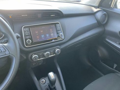 Certified 2025 Nissan Kicks Play S image 21