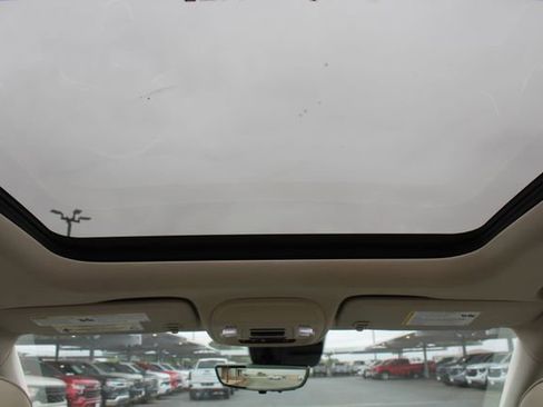 Used 2022 Buick Envision Avenir w/ Technology Package II FWD image 21