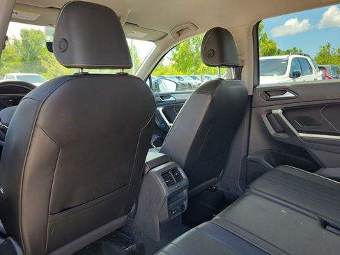 Used 2024 Volkswagen Tiguan SE FWD image 15