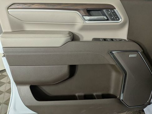 New 2026 GMC Sierra 3500 SLT w/ SLT Premium Package image 13