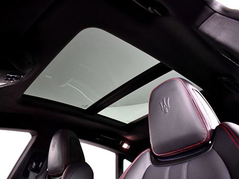 Used 2017 Maserati Levante S image 37