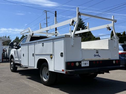 Used 2019 Ford F350 XLT AWD/4WD image 3