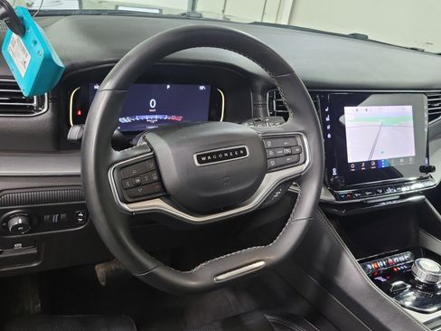 Used 2024 Jeep Wagoneer Series II AWD/4WD image 12