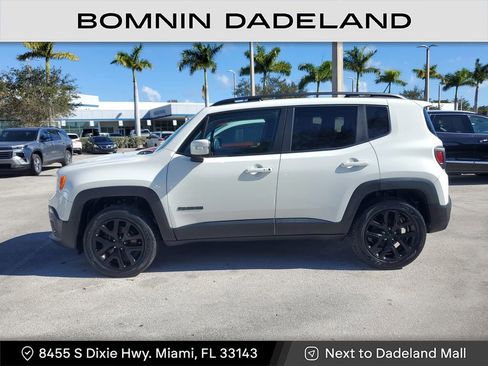 Used 2017 Jeep Renegade Altitude image 4