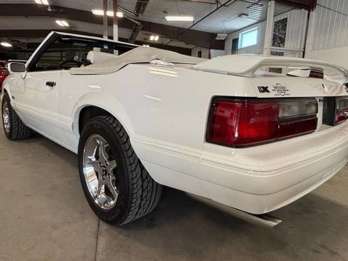 Used 1993 Ford Mustang LX RWD image 11