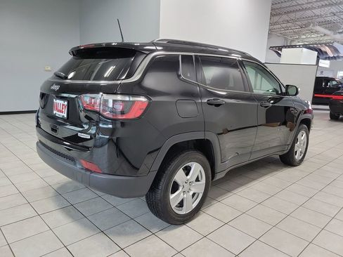 Certified 2022 Jeep Compass Latitude w/ Sun and Sound Group AWD/4WD image 11