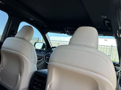 New 2025 Jeep Grand Cherokee Limited w/ Luxury Tech Group II image 8