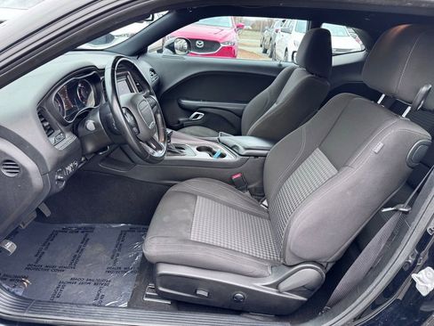 Used 2023 Dodge Challenger SXT image 11