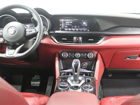 Used 2020 Alfa Romeo Stelvio Sport w/ Quick Order Package 22J Sport AWD/4WD image 24
